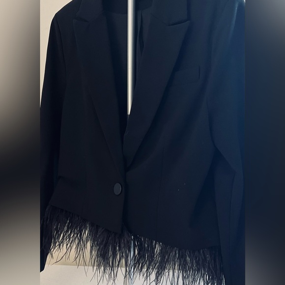 Black cropped one button lapel collar with fringe on hem jacket - Picture 13 of 15